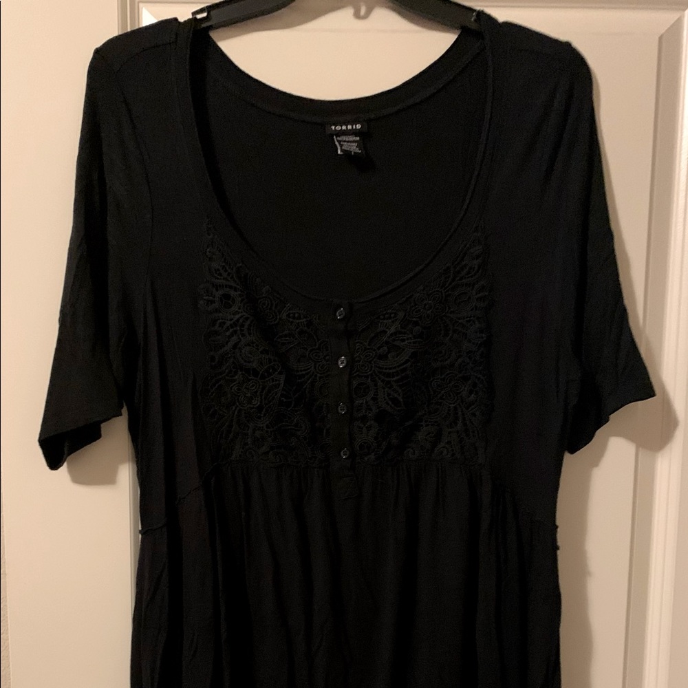 Torrid size 1 black baby doll top with lace trim bodice